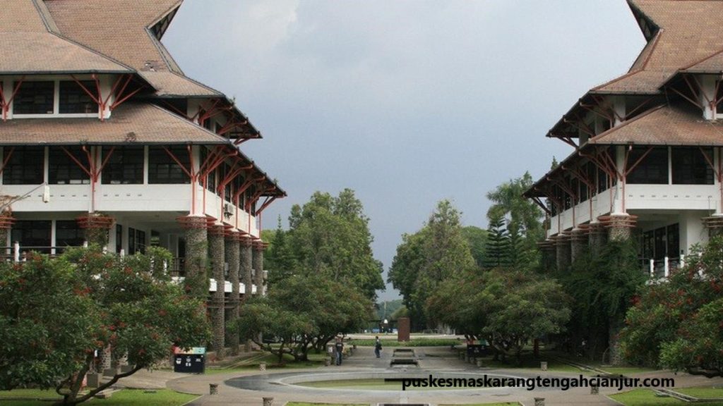 Daftar Universitas Terbaik di Kota Bandung Terbaru 2023