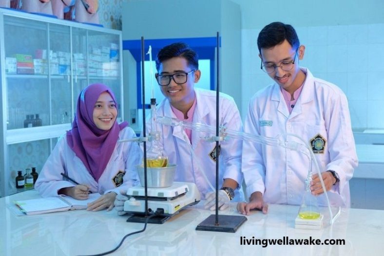Daftar Universitas Jurusan Farmasi Terbaik 2023 di Indonesia
